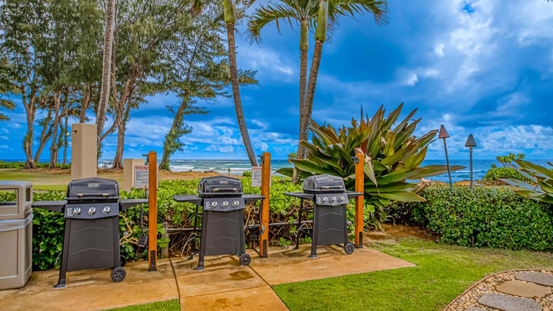 Hotel Islander On The Beach 340 Kapa'a
